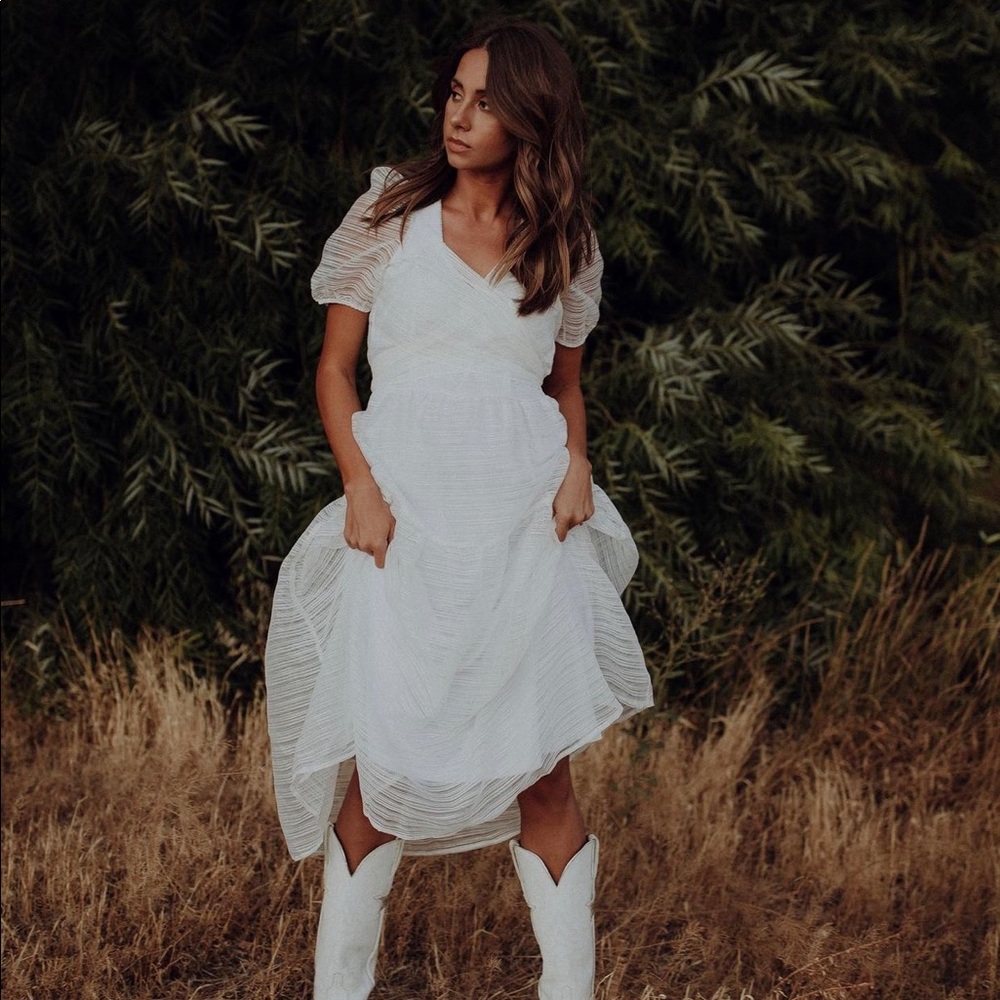 Clad & Cloth Listicle White Tiered Dress